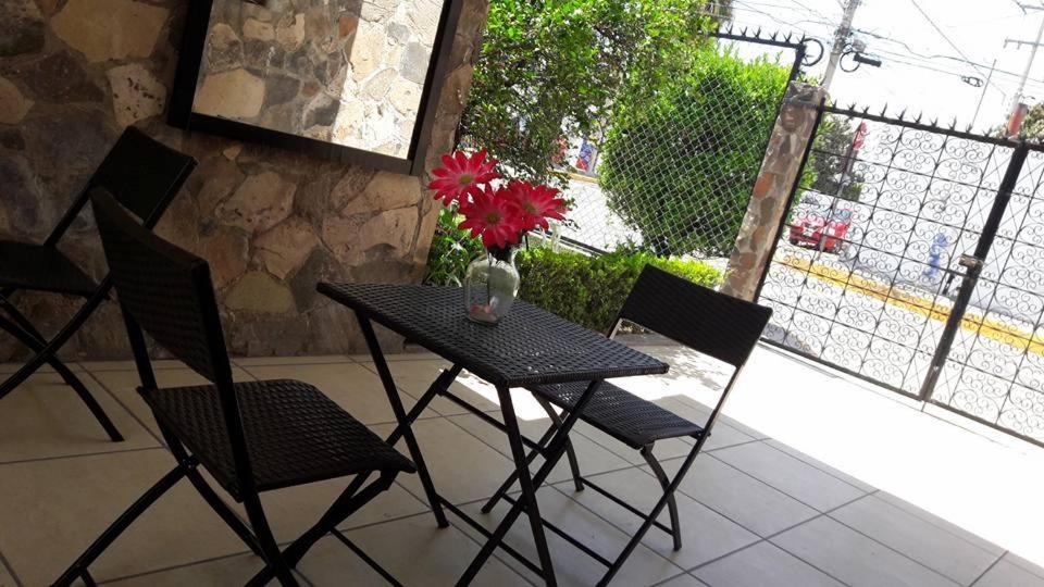 Hostal Yapa Leon Exterior photo